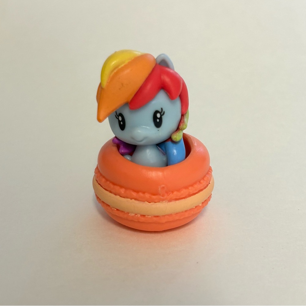My Little Pony Cutie Mark Crew Sugar Sweet Rainbow Macarons Rainbow Dash‎